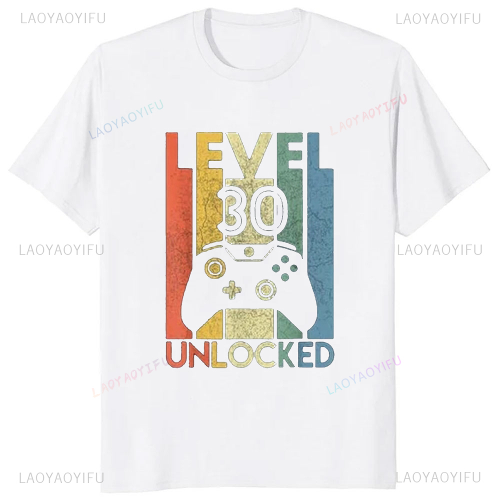 เสื้อยืดลายกราฟิกสำหรับนักเล่น - Street Fashion Magazine บทวิจารณ์และราคา