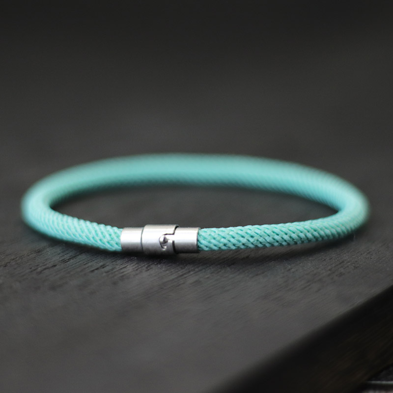 สร้อยข้อมือถักมือ เกรด A พร้อม - Street Fashion In Milan บทวิจารณ์และราคา